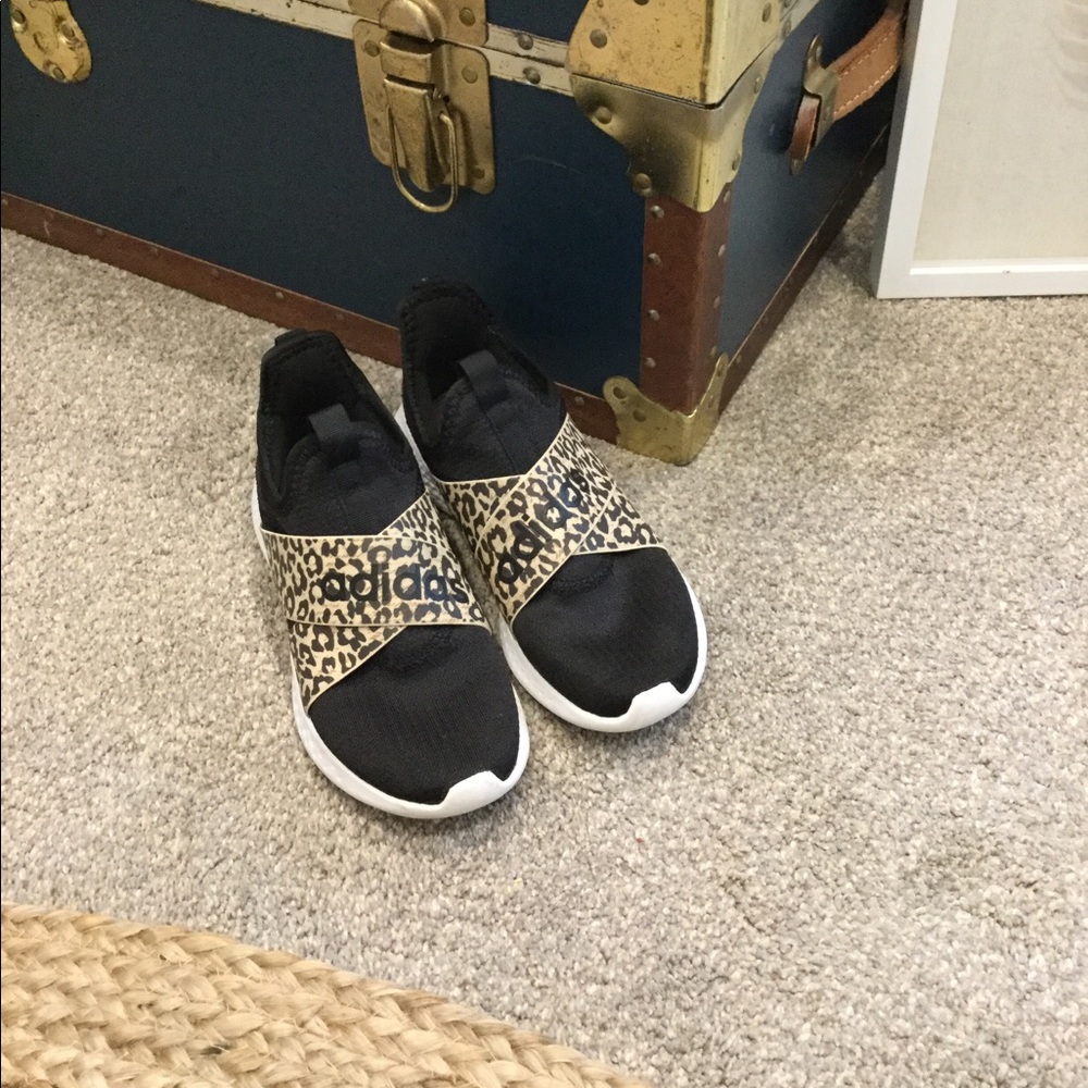 ✨Adidas sneakers✨